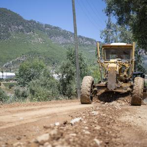 Anamur Gercebahşiş’in yol çilesi Büyükşehir’le sona erdi
