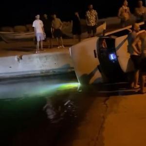 Kontrolden çıkan otomobil kaz ayaptı:  2 yaralı