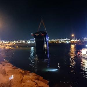 İstanbul- Silivride otomobil denize düştü: içindeki kişi son anda kurtuldu