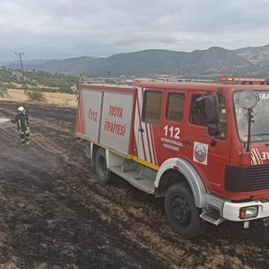 Kastamonu’da kopan elektrik teli anız yangını çıkardı