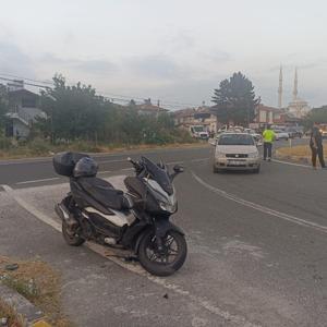 Tosyada otomobil ile motosiklet çarpıştı: 1 yaralı
