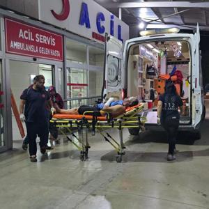 Kontrolden çıkarak devrilen motosikletteki 2 kişi yaralandı