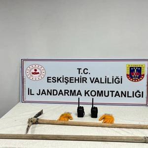 Eskişehir’de kaçak kazı; 2 gözaltı