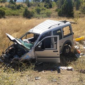 Konyada hafif ticari araç takla attı: 2 ölü, 3 yaralı