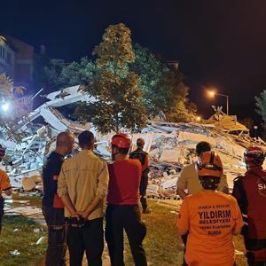 Yıldırım Belediyesi’nden Sındırgı’daki deprem bölgesine destek