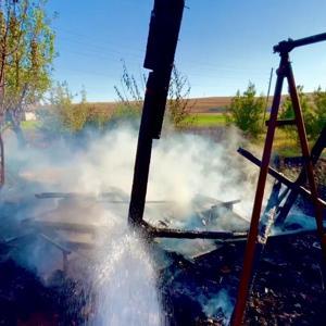 Elazığ’da bahçede çıkan yangın söndürüldü