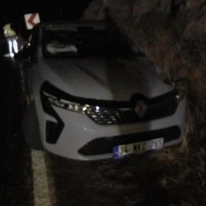 Derik’te iki otomobil çarpıştı: 1’i çocuk 7 yaralı