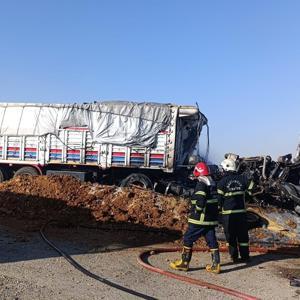 Gaziantepte arpa yüklü TIR yandı; şoför yaralı