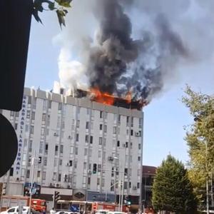 Babadağlılar Çarşısı’nda yangın; 1 kişi yaralandı, 2 kişi dumandan etkilendi