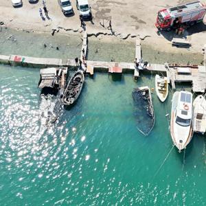 Urlada alevlere teslim olan 5 tekneden 2si battı / Ek fotoğraflar