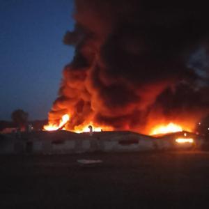 Sakaryada boya fabrikasında yangın