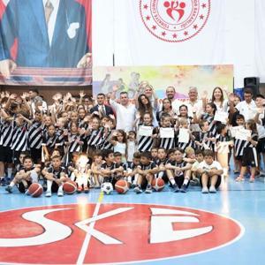 Çeşmede Yaz Spor Okulunda sertifika coşkusu