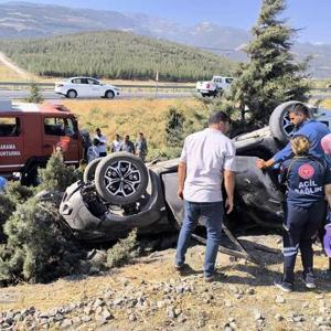 Gaziantep’te otomobil şarampole devrildi: 3 yaralı