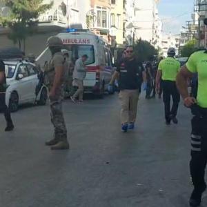 İzmirde polis merkezine silahlı saldırı: Şehit ve yaralılar var