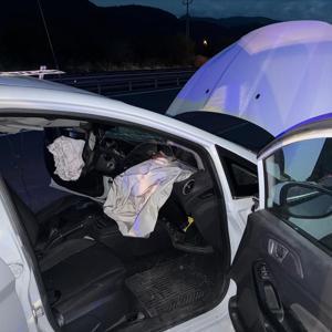 Sakaryada TIR’a arkadan çarpan otomobilin sürücüsü öldü, eşi yaralandı