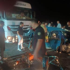Kahramanmaraşta TIRla çarpışan otomobilde 3 kişi öldü