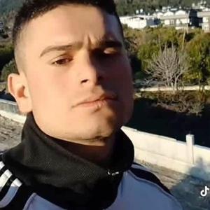 Duvara çarpan motosikletin sürücüsü öldü