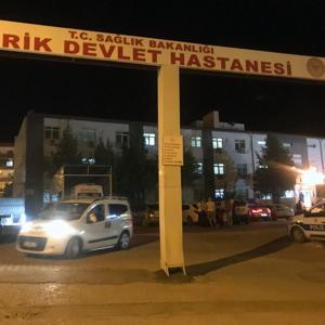 Derikte otomobiller çarpıştı: 1’i çocuk 5 yaralı