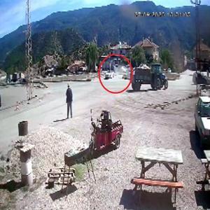 Otomobiller çarpıştı; 2 yaralı