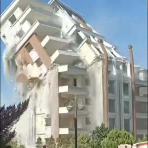 Hatayda 9 katlı bina kontrollü yıkıldı