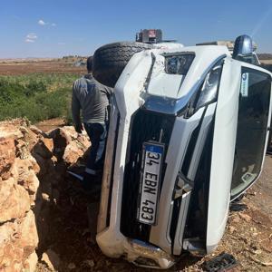 Mardin’de hafif ticari araçlar çarpıştı: 3 yaralı