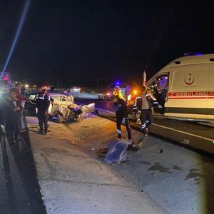 Otobüsle çarpışan otomobilin sürücüsü hayatını kaybetti