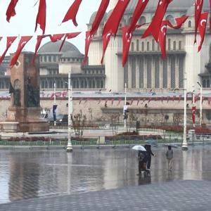 İstanbul - İstanbul’da yağmur etkili olmaya devam ediyor