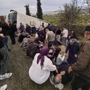 Denizli’de tur otobüsü devrildi; 1 ölü, 32 yaralı