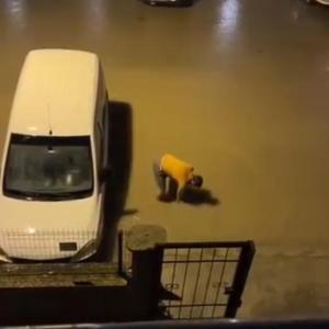 Hatayda sağanak nedeniyle yollar suyla doldu, bazı bölgelerde heyelan meydana geldi