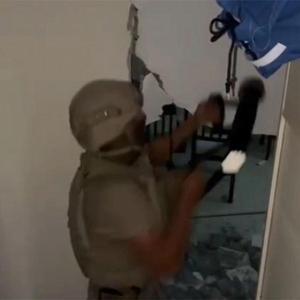 Aranan firariler gizli bölmede yakalandı