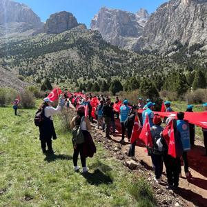 Cumhuriyetin 102nci yılı Emler Zirvesinde kutlanıyor