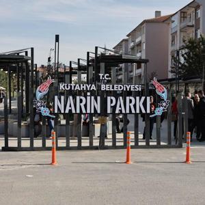 Kütahya’da üniversite öğrencileri Narin Parkının saksılarını resimlerle süsledi