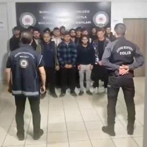 17 kaçak göçmene barınma ve iş imkanı sağlayan 2 şüpheliye gözaltı