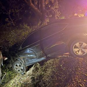 Mardin’de şarampole devrilen otomobilin sürücüsü yaralandı