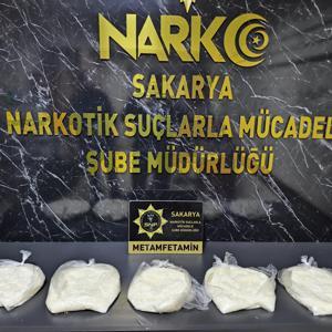 Otomobilinde 5 kilo metamfetamin ele geçirilen emekli polis, gözaltına alındı