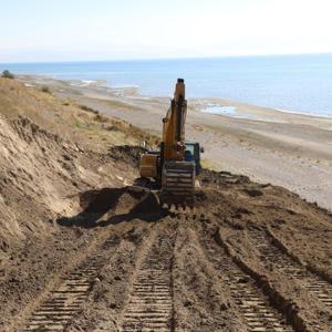 Tuşba Belediyesi sahillere erişim kolaylaştırmak için yeni yollar açıyor