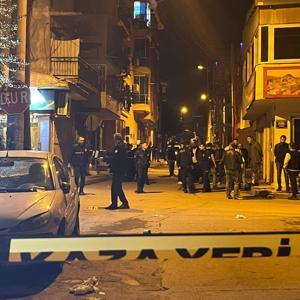 İzmir’de sokak ortasında silahlı saldırı: 1 ölü 3 yaralı