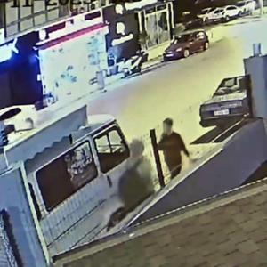 Kaldırımda yürüyen Ukraynalı kadını darbedip yaralayan şüpheli gözaltında