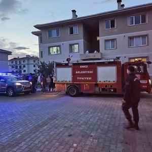 Apartman komşusu olan kadını öldürüp, intihar etti