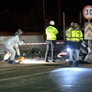 İstanbul - Tuzla’da otomobiliyle gişelere çarpan asistan doktor hayatını kaybetti