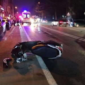 Otomobille çarpışan motosikletin sürücüsü öldü