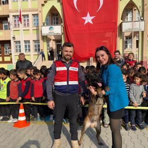Kozan’da jandarmadan öğrencilere unutulmaz gösteri