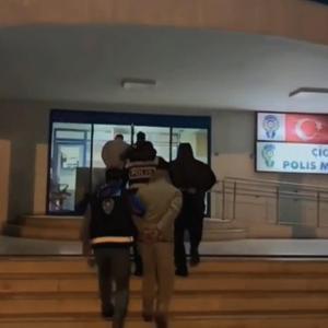 İzmirde 3 ayrı adrese uyuşturucu operasyonu: 3 gözaltı