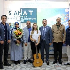 Hayırsever aileden okula müzik sınıfı