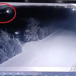 TIRın bariyerlere çarptığı kaza kamerada