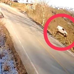 Hafif ticari aracın fındık bahçesine uçtuğu kaza kamerada