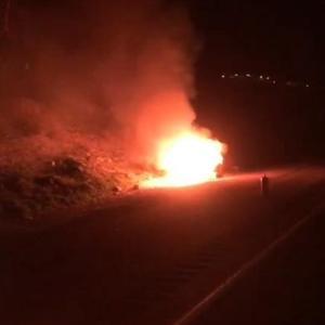 Seyir halindeki otomobil yandı