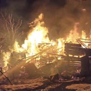 Safranboluda 2 katlı ahşap ev yandı; 1 yaralı