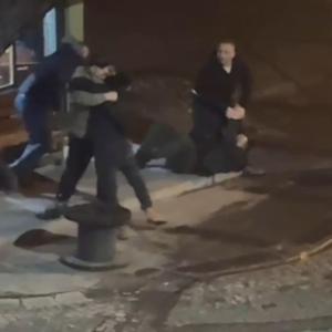 Sakaryada silahlı alacak kavgası; 1i ağır 2 yaralı, olay kamerada