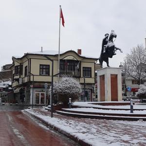 Tavşanlı’da kar yağışı etkili oldu